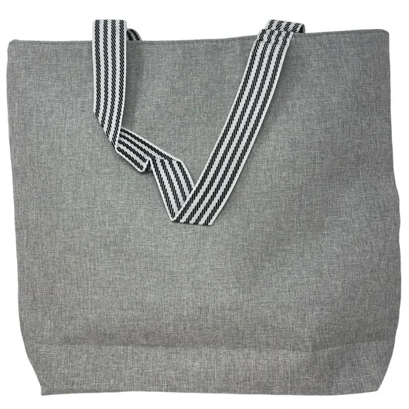 Hello Kitty Large Tote Bag Strawberry Heart Teddy Bear New - Picture 2 of 7